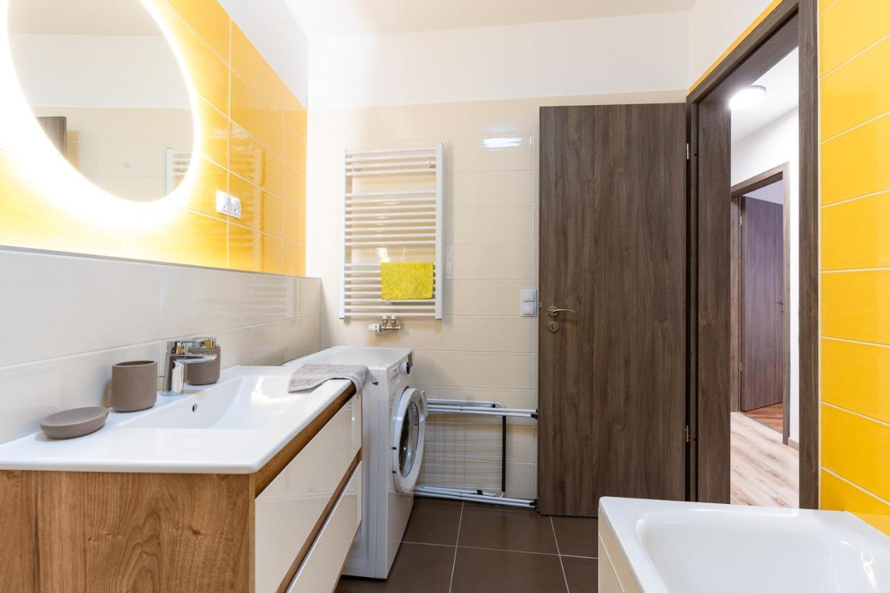 Modern & Newly Built Apartment With Private Garage Budapeszt Zewnętrze zdjęcie
